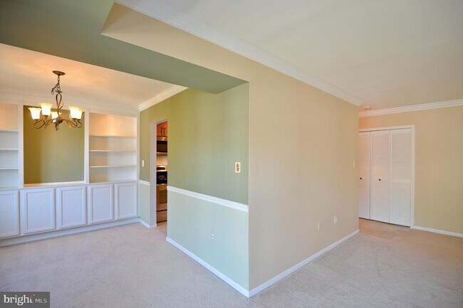 Building Photo - 9702 Kingsbridge Dr