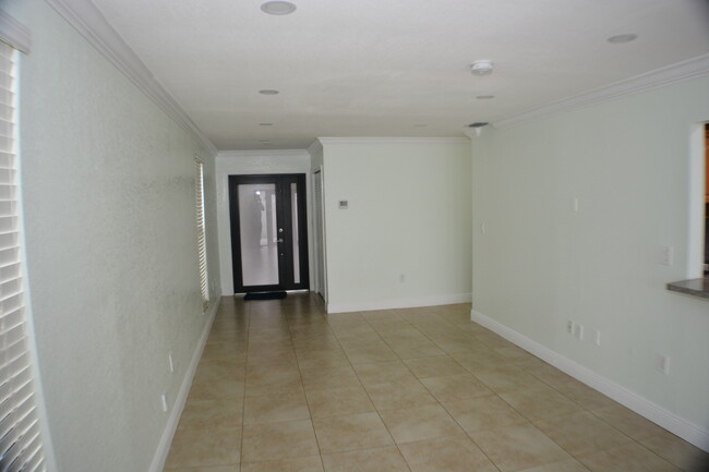 Building Photo - 9466 SW 6th Terrace
