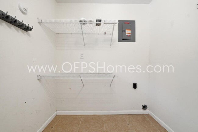 Building Photo - 127 Judith Dr