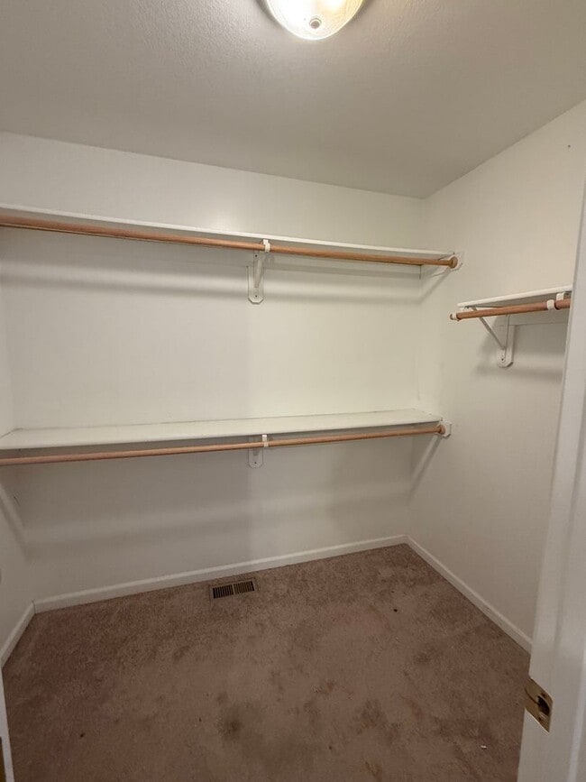 Building Photo - Spacious Home on the west side of Junction City ~ Available Early January