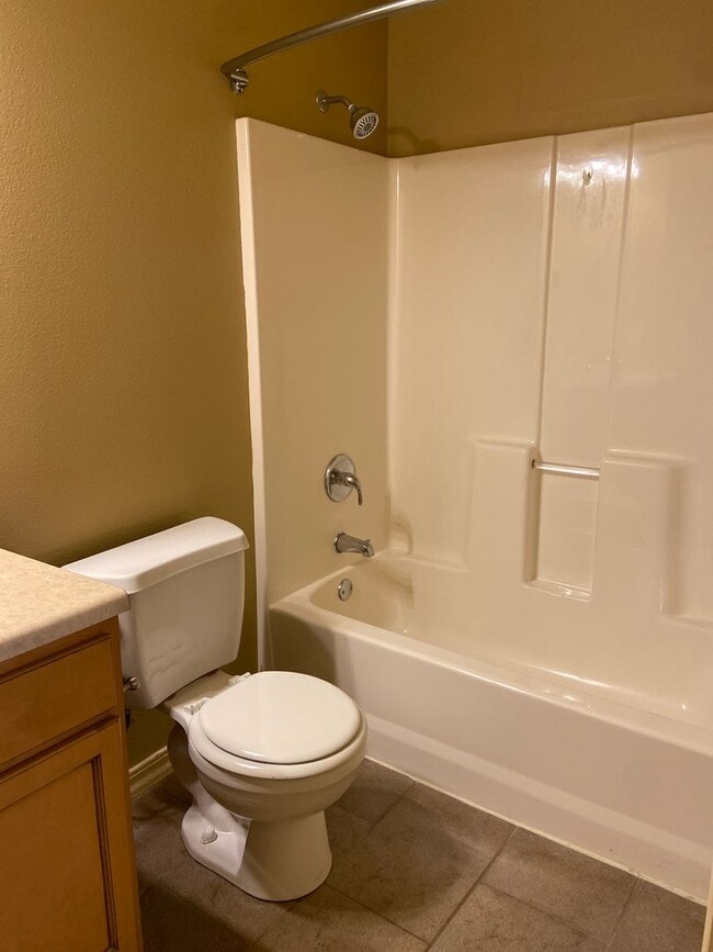 Building Photo - Condominium in Sycamore Ridge