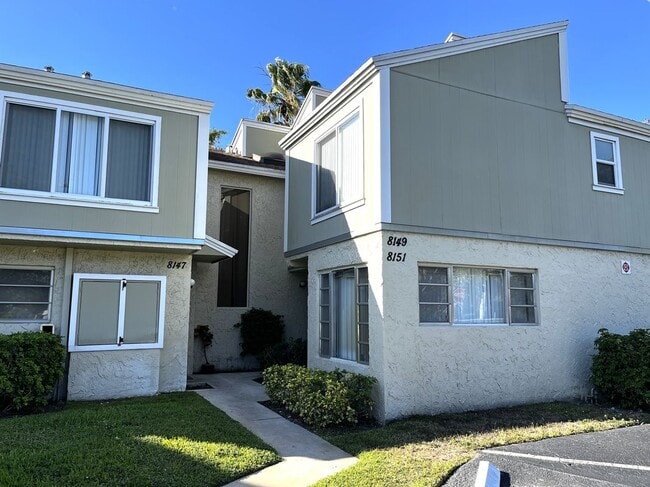 Primary Photo - 8149 Lagos De Campo Blvd