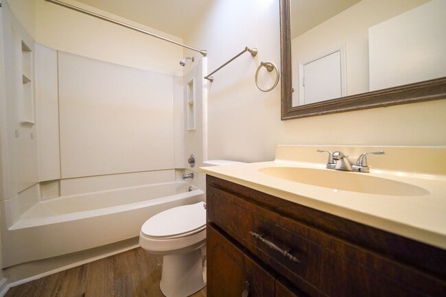 Building Photo - Mint Hill - 3 bed, 2 bath Large fenced bac...
