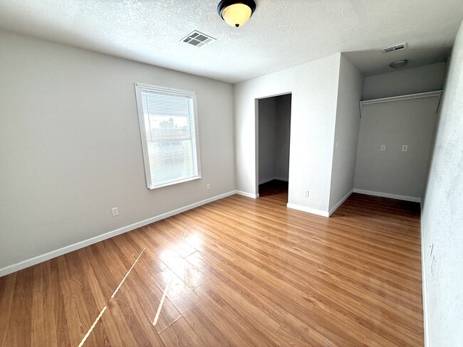 Building Photo - 5566 OK-199