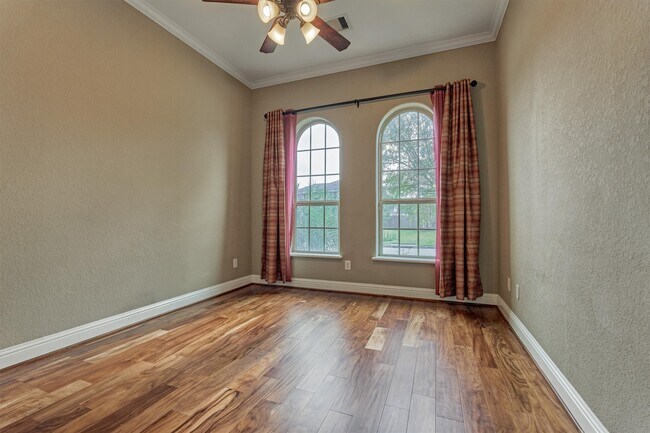 Building Photo - 106 Bella Luce