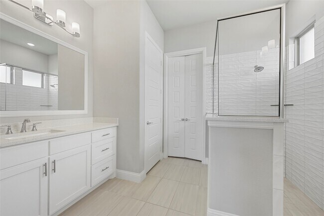 Building Photo - 12732 Cooper River Trl