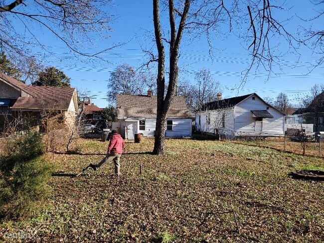 Building Photo - 2 br, 1 bath House - 907 Prairie Street
