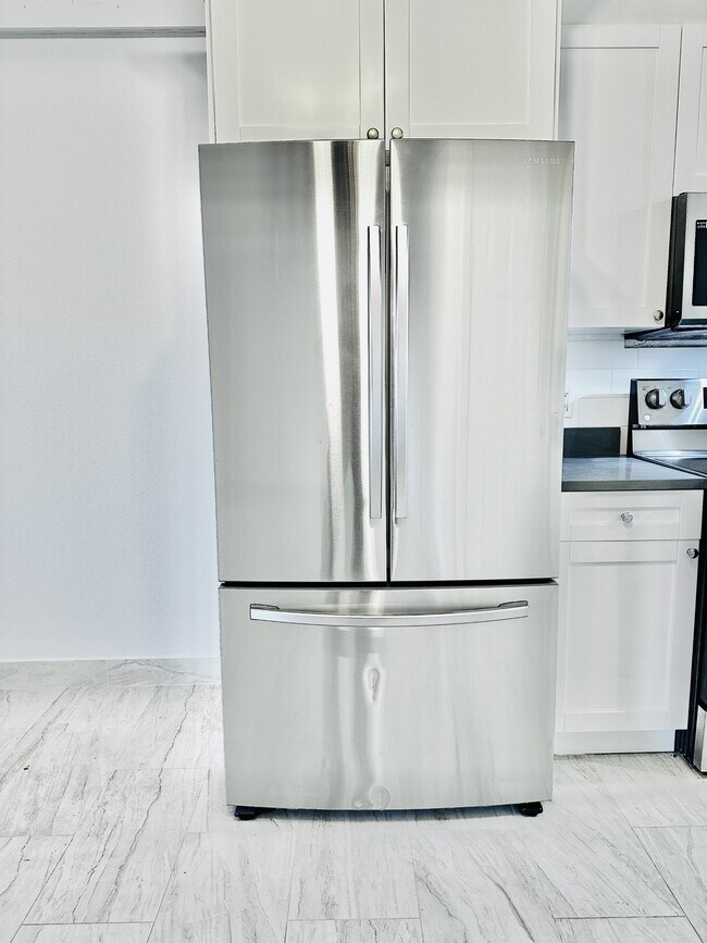 Building Photo - 826 Wiggins Pass Rd