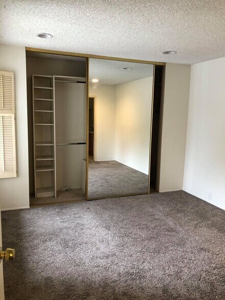 Master bedroom - 9594 Easter Way
