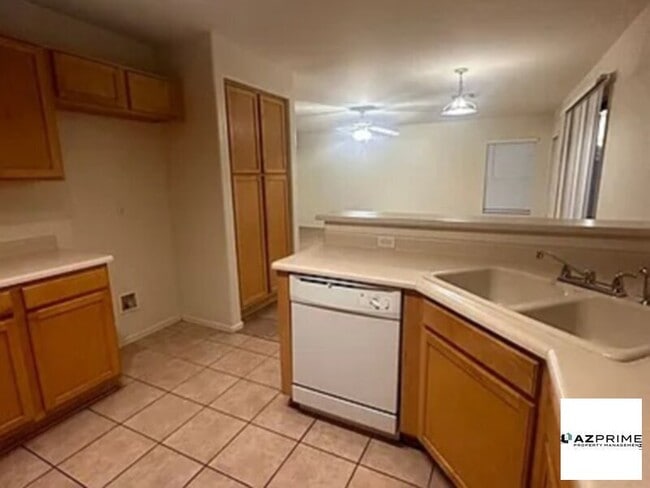 Building Photo - HURRY ON THIS ONE