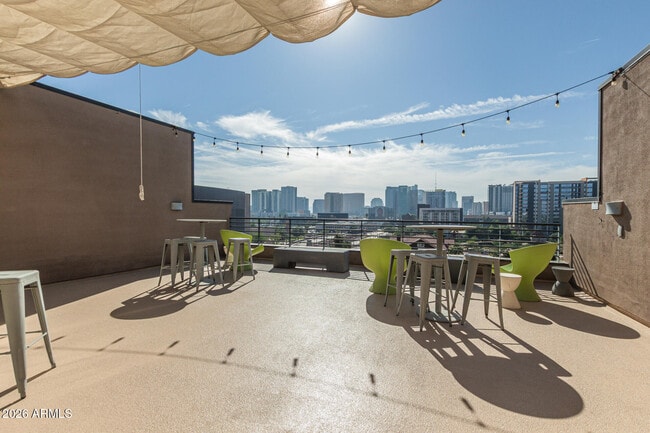 Building Photo - 1326 N Central Ave