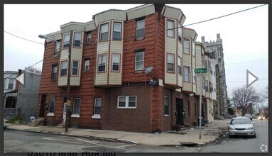 Building Photo - West Philly Studio