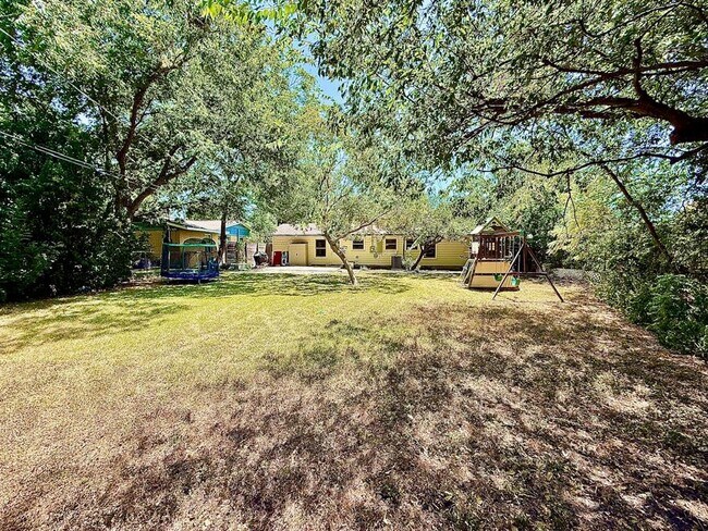 Building Photo - 7608 Tisdale Dr