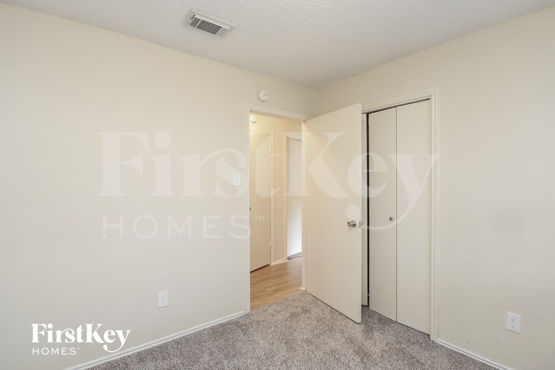 Building Photo - 17002 Enchanted Cir E