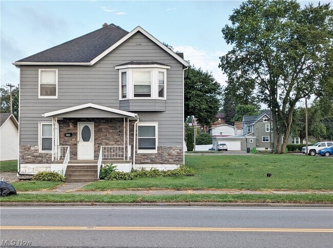 Building Photo - 114 S Wooster Ave