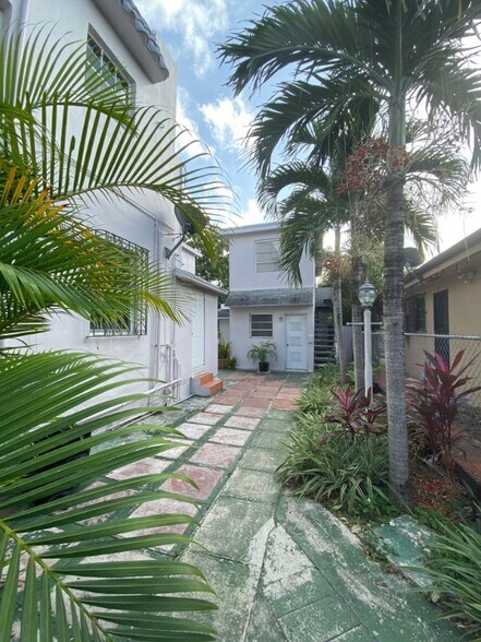 Building Photo - 1664 SW 9th St