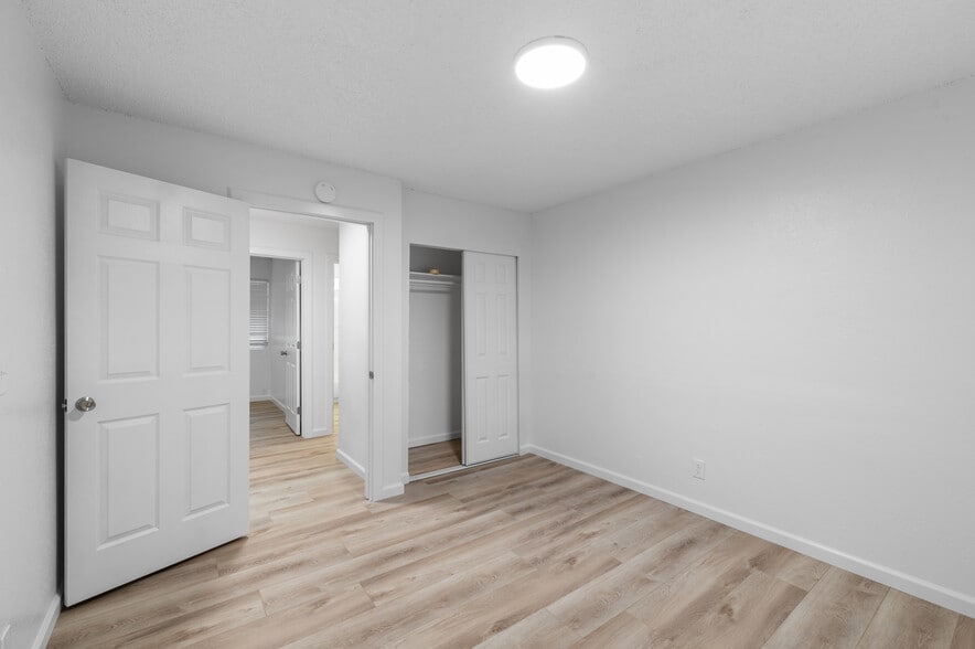 Building Photo - 2104 rosamond ave shasta lake apt 2