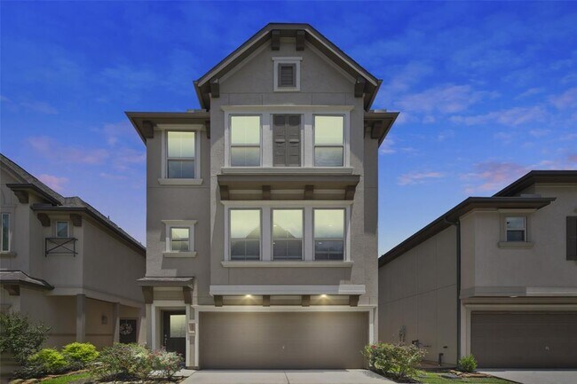 Building Photo - 2033 Paul Quinn St