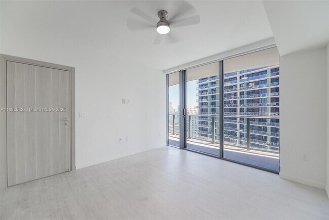 Building Photo - 1000 Brickell Plaza