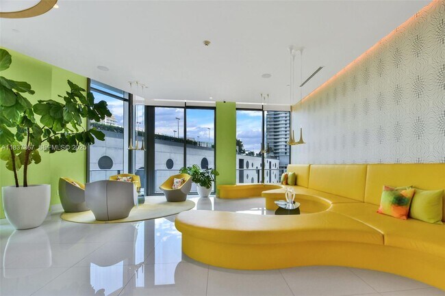 Building Photo - 501 NE 31st St