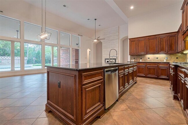 Building Photo - 25307 Oakton Springs Dr