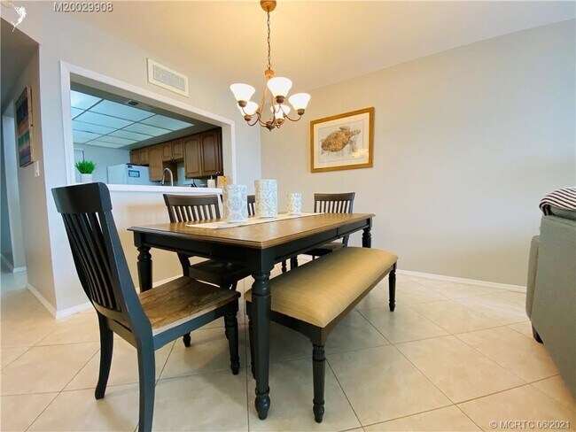 Building Photo - 9400 S Ocean Dr