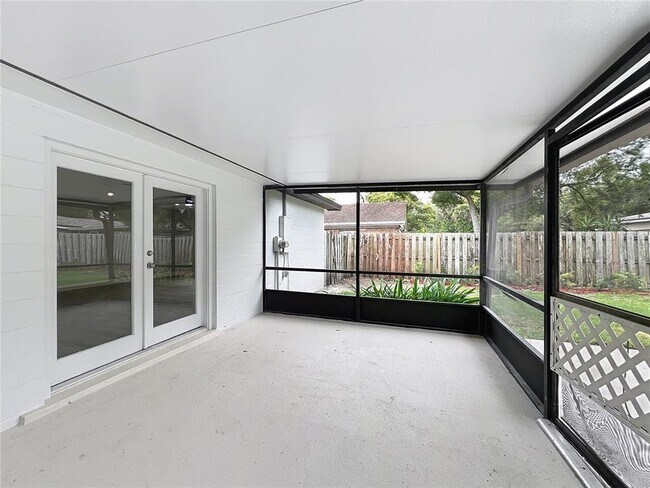Building Photo - 8676 Hillside Dr
