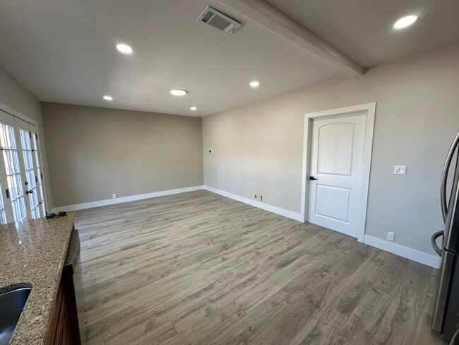 Building Photo - 4231 Davis St