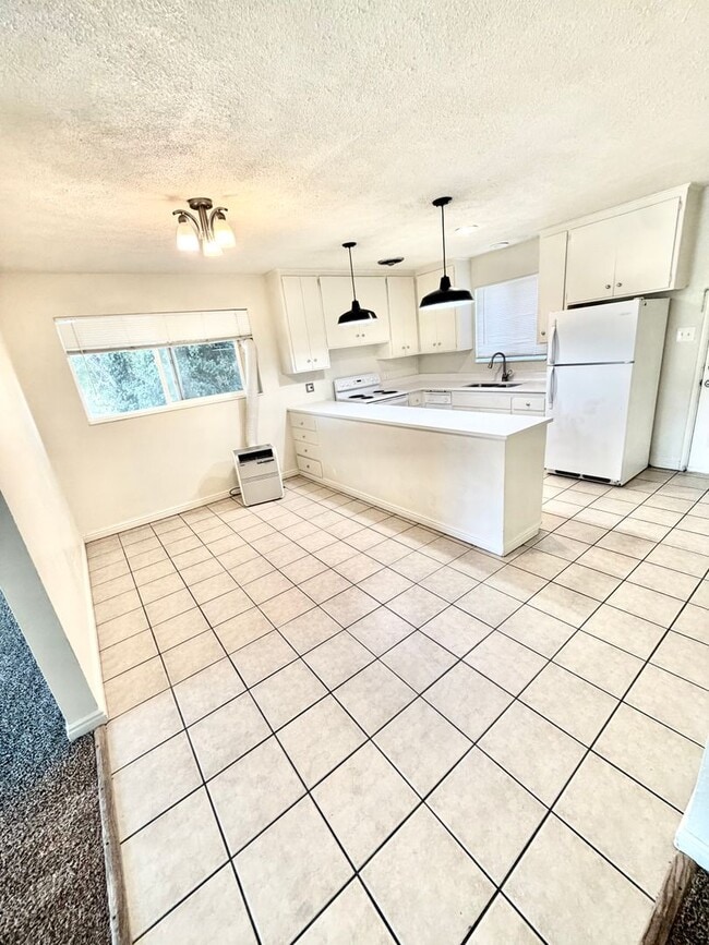 Building Photo - 2564 S 700 E