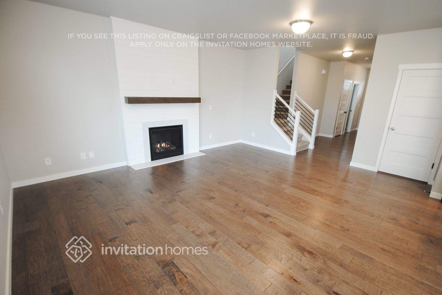 Building Photo - 6113 47th Pl NE