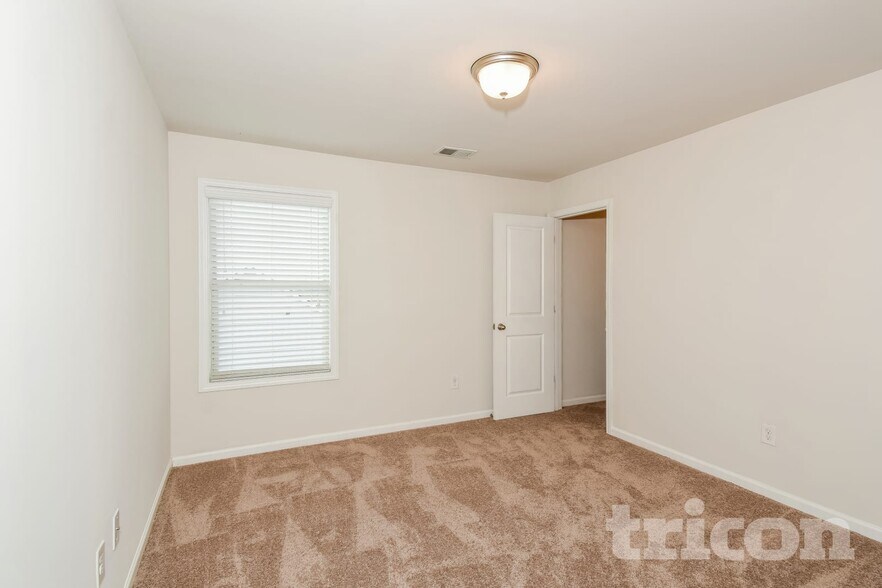 Building Photo - 530 Ireland Ln