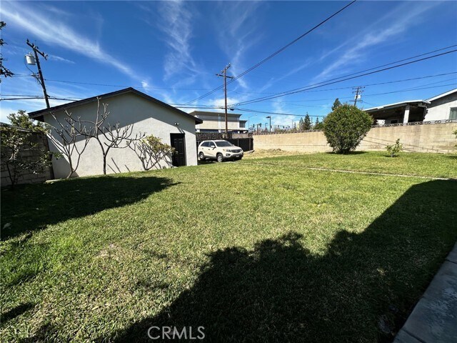 Building Photo - 9406 Rose Ave