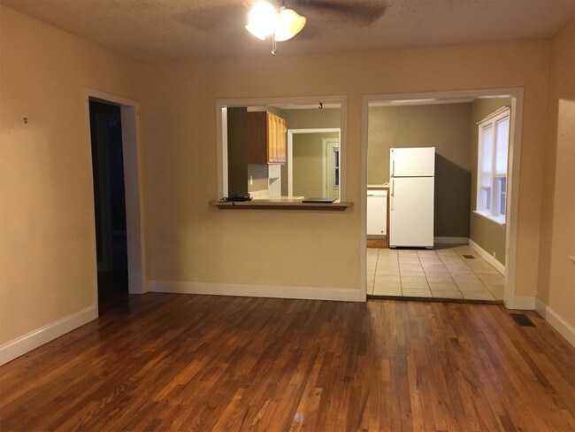 Building Photo - 706 Burns Rd