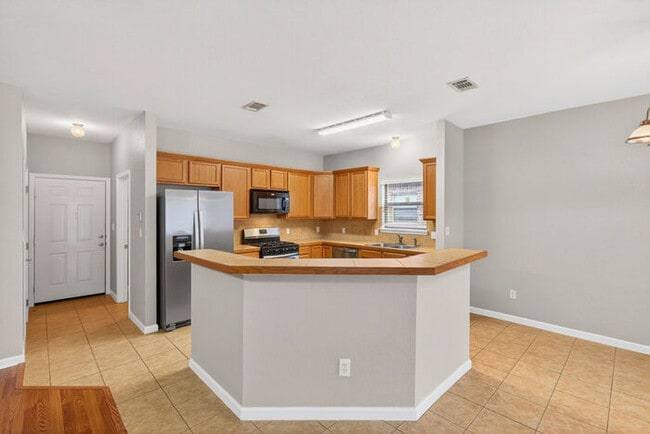 Building Photo - 10277 English Manor Dr