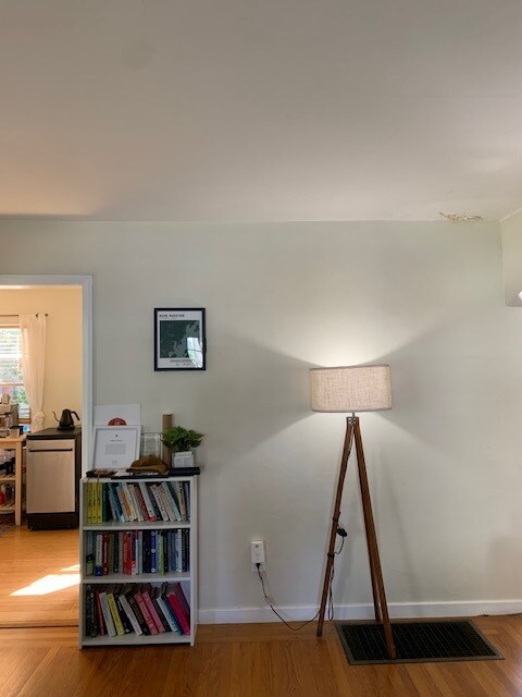 Building Photo - 585 California St