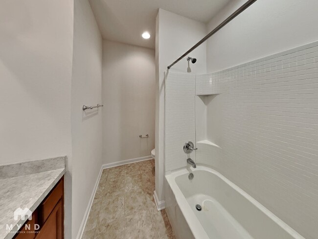 Building Photo - 2880 Alpin Dr