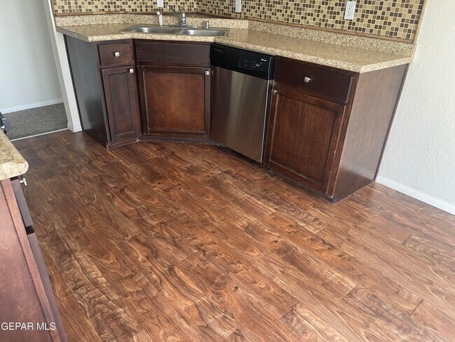 Building Photo - 10640 Cuatro Vistas Dr