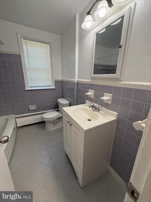 Building Photo - 27 Wallingford Ave