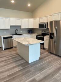 Building Photo - Bright & Easy One-Level Living with Modern...