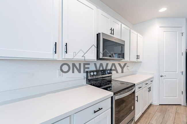 Building Photo - 9258 E Static Ave