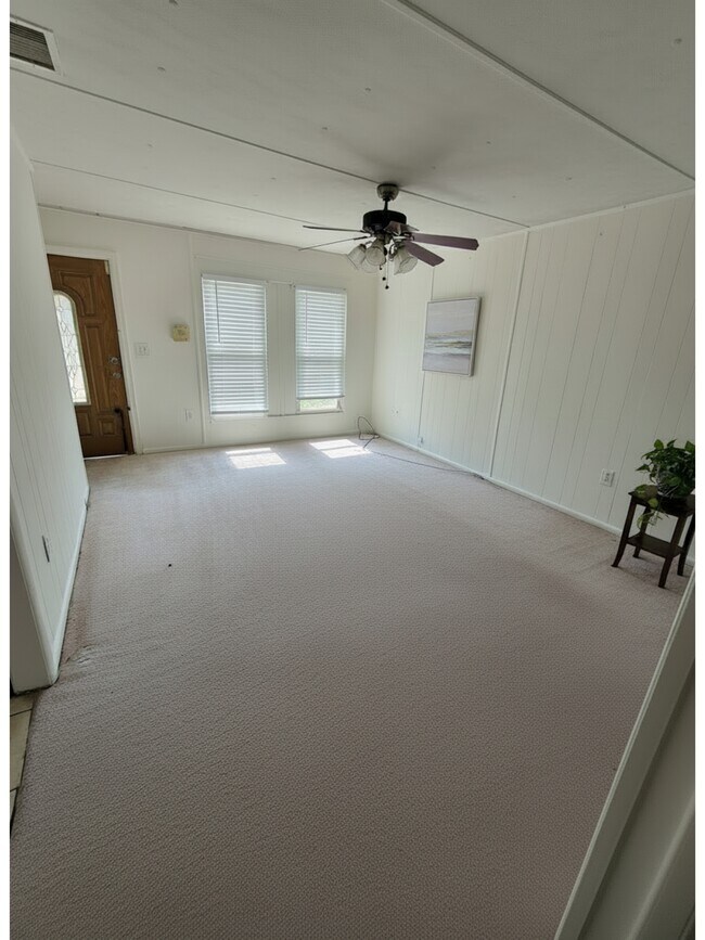 Building Photo - 2665 Chatsworth Ct