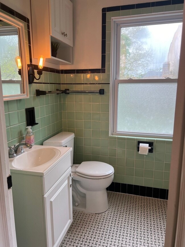 Building Photo - 4716 Wolf Rd