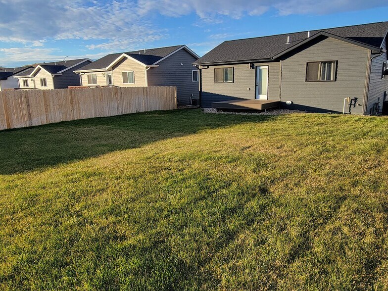 Large Back yard - 5633 Coal Bank Dr