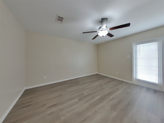 Building Photo - 805 Painted Bison Dr