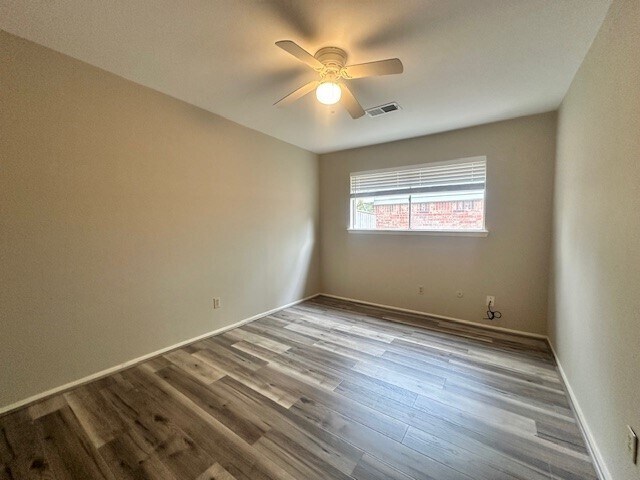 Building Photo - 11735 N Willowdale Cir