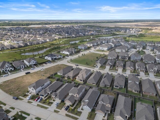Building Photo - 12927 California Palm Ct