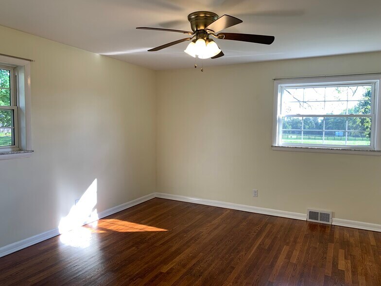 Building Photo - 2900 Newtown Pike