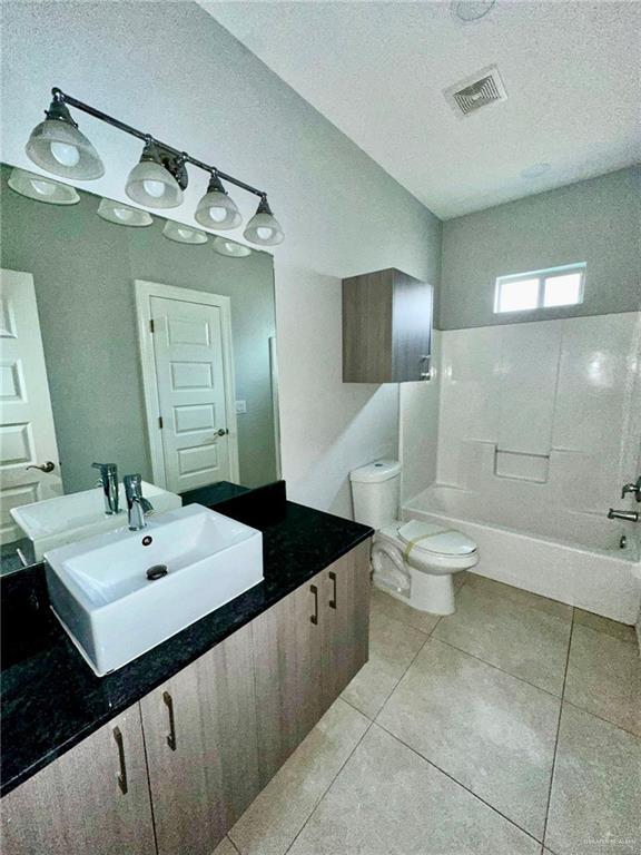 Building Photo - 14 Larkspur Ave