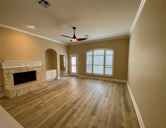 Building Photo - 5000 Mission Oaks Blvd