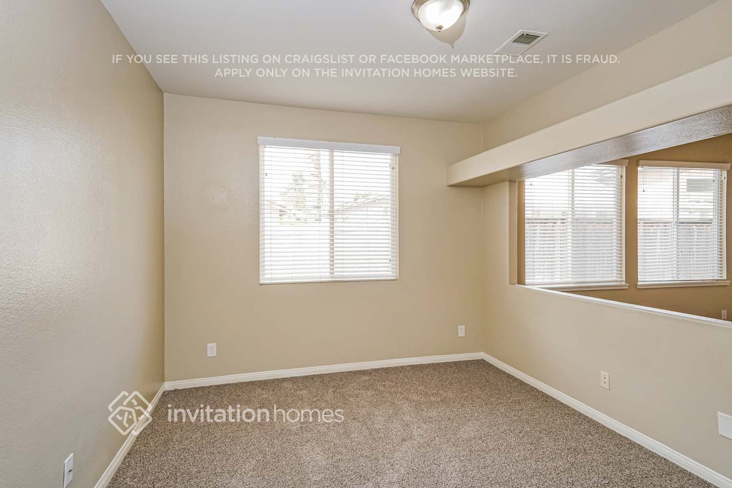 Building Photo - 45916 Via La Colorada